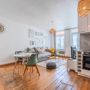 - Hypercentre ! Appartement